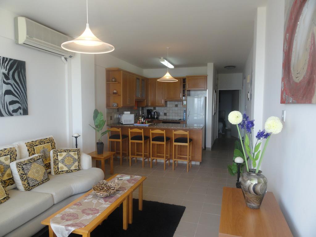 Sunorama Beach Apartment Larnaca Quarto foto